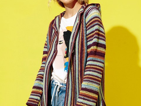 Häkelanleitung: Gestreifte Kapuzen-Jacke in fünf Farben