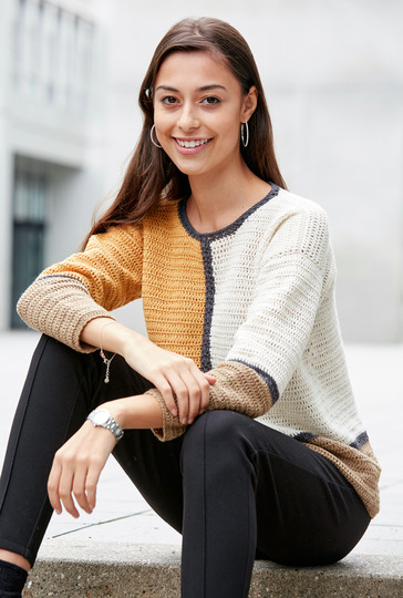 Häkelanleitung: Vierfarbiger Häkelpulli im Stäbchenmuster