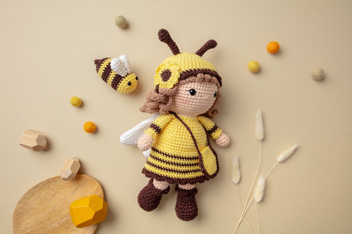 Häkelanleitung Bienenmädchen Sabiene