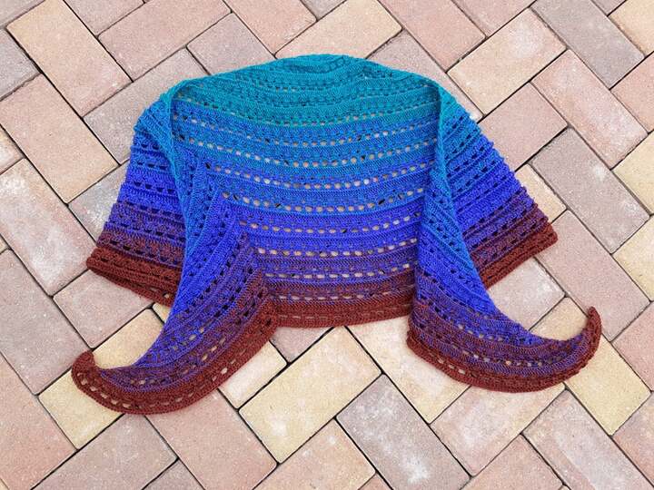 Kombihäkelanleitung "Irisa", Dreieckstuch/ Sichelmondtuch