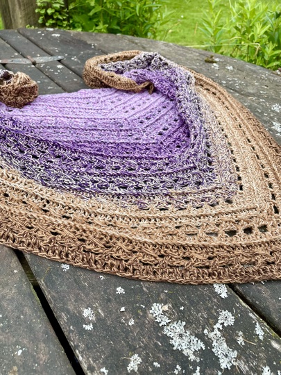 Kombihäkelanleitung "Irisa", Dreieckstuch/ Sichelmondtuch