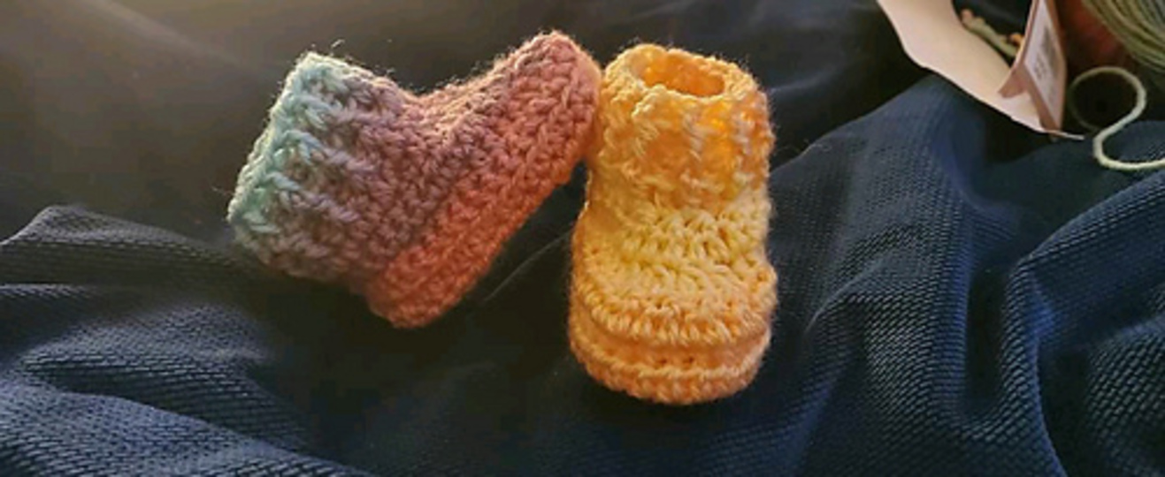 Crochet baby booties worked flat