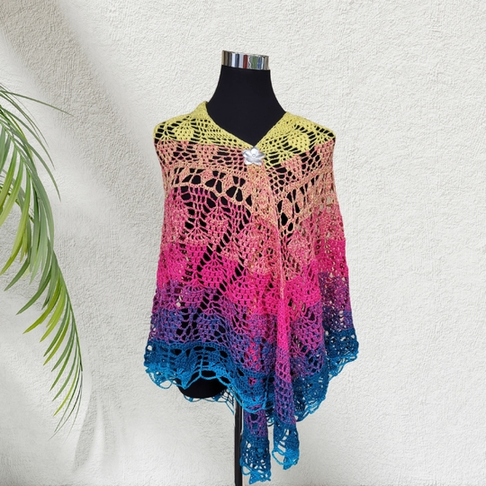 Crochet Pattern Triangle Shawl Hayat – with Crochet Chart