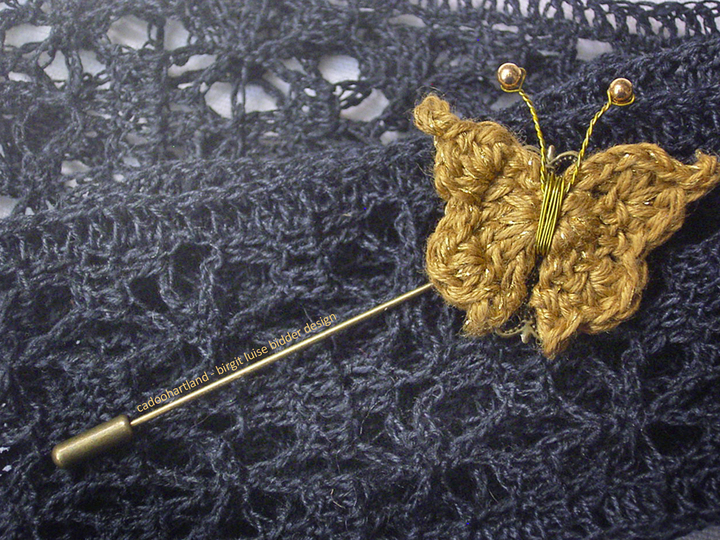 Schmetterling häkeln, Hutnadel Brosche Miss Butterfly, Deko