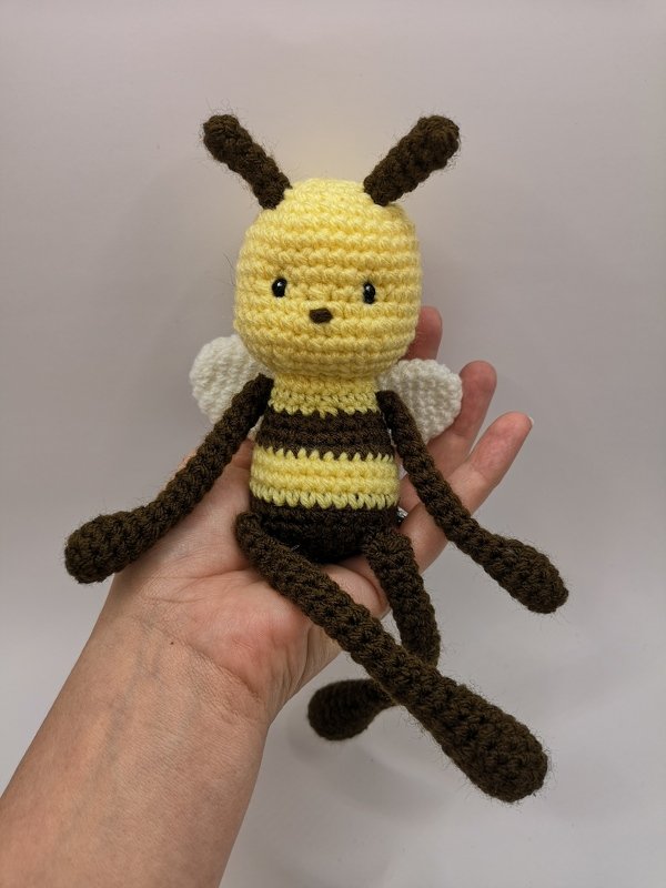 Bee - crochet pattern by NiggyArts - Image 2