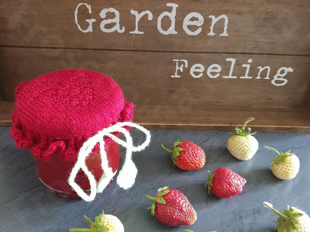 Strickhut für Gläser Motiv Erdbeere Kirsche Pflaume Bonbon Herz Anleitung