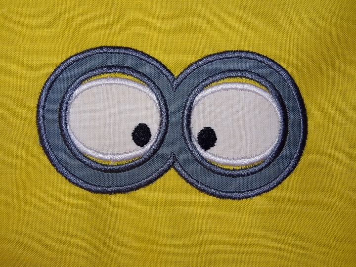 Augen mit Brille Stickdatei für Kuscheltiere Bettschlagen