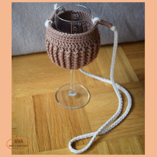 Willi - gehäkelter Weinglashalter