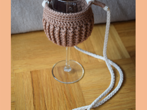 Willi - gehäkelter Weinglashalter