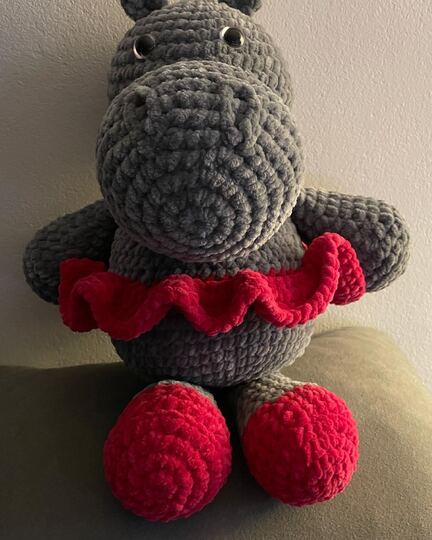 Häkelanleitung für Bella Ballerina: Das tanzende Nilpferdmädchen