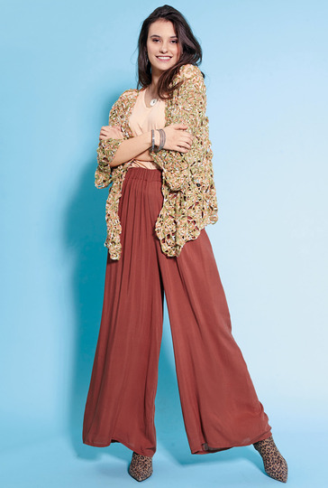 Häkelanleitung: Weite, verschlusslose Jacke aus vielen gehäkelten Dreiecken