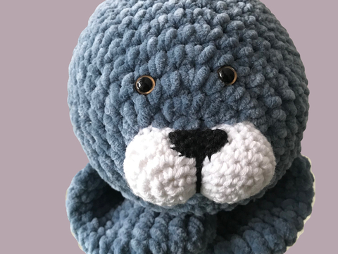 Kreative Häkelanleitung: Erschaffe Robbie, die niedliche Kegelrobbe