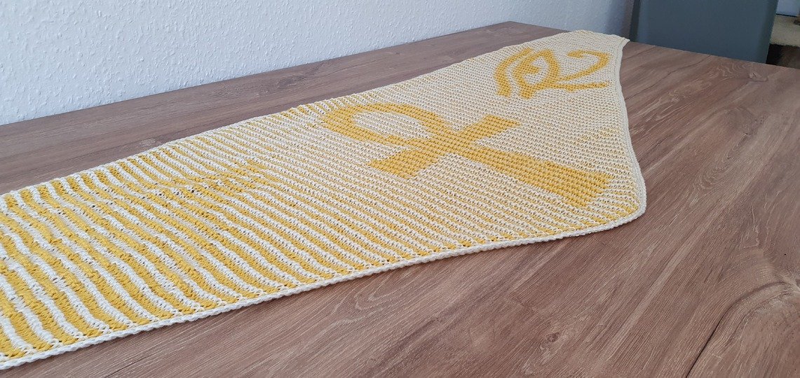 Ankh & Eye of Horus, Shadow Knitting, Illusion Knitting, Flat Motif Shawl