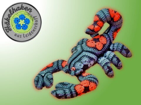Oskar der Skorpion mit African Flowers Häkelanleitung