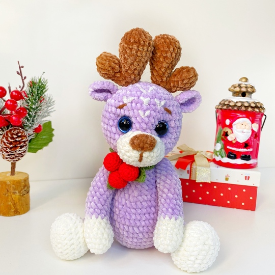 Crochet Pattern Christmas deer. Amigurumi Santa reindeer.