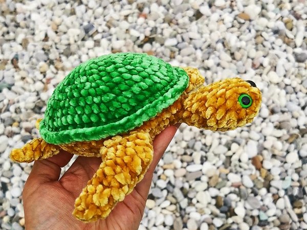 Emerald Sea Turtle No Sew Pattern