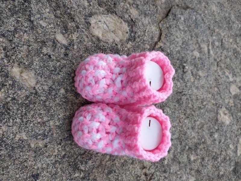 Unique crochet baby booties worked in rows - Image 4