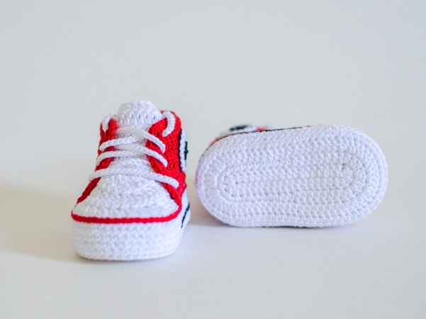 Crochet pattern baby booties, high top baby sneakers 4 sizes, newborn gift