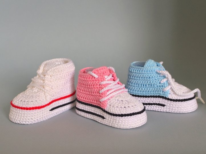 Crochet pattern baby booties, high top baby sneakers 4 sizes, newborn gift
