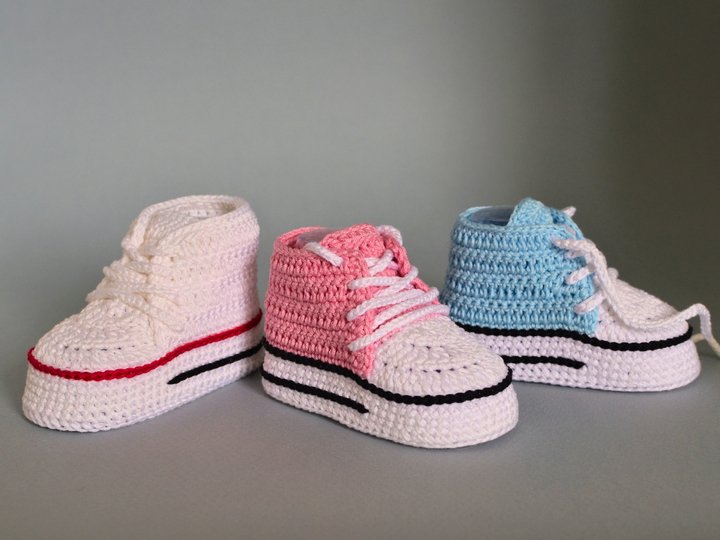Crochet pattern baby booties, high top baby sneakers 4 sizes, newborn gift