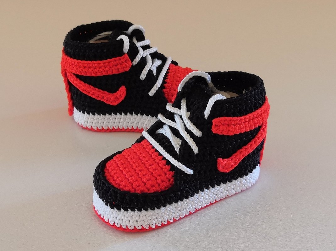 Baby basketball sneakers crochet pattern for baby 3-6 months, baby gift B5