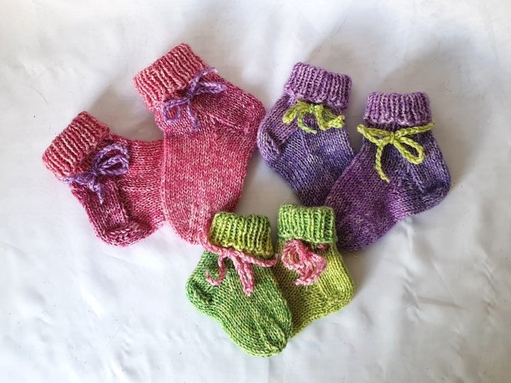 Strickanleitung Baby-Socken in 3 Größen aus 6-fach-Sockenwolle   #301