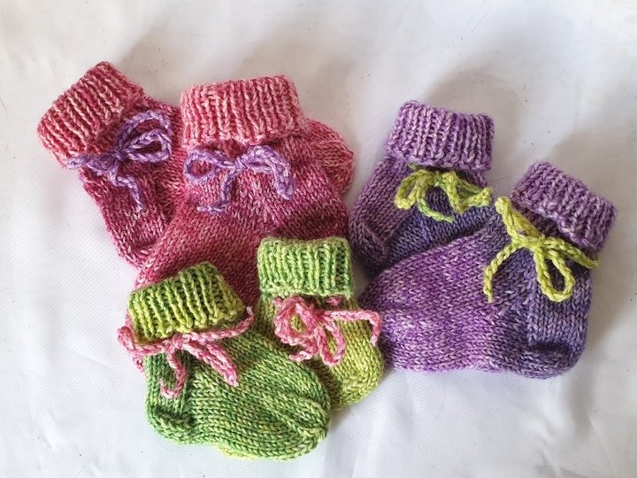 Strickanleitung Baby-Socken in 3 Größen aus 6-fach-Sockenwolle   #301