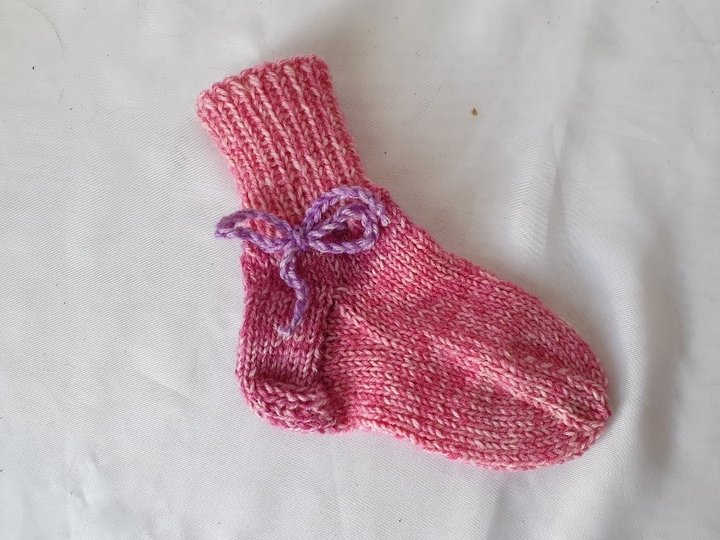 Strickanleitung Baby-Socken in 3 Größen aus 6-fach-Sockenwolle   #301