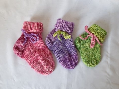Strickanleitung Baby-Socken in 3 Größen aus 6-fach-Sockenwolle   #301