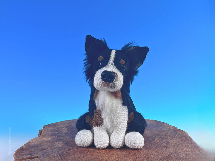 Australian Shepherd Amigurumi sitting dog crochet