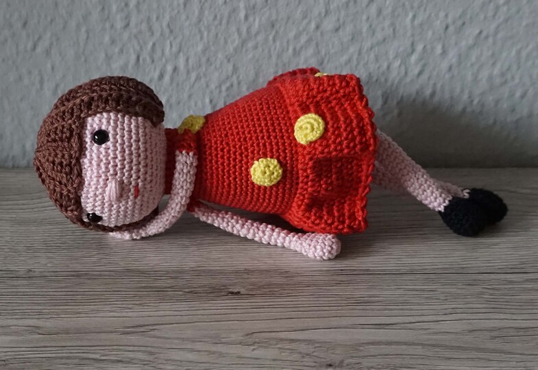 Crochet pattern: Doll Isabelle!