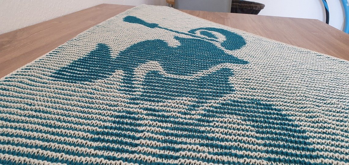 Hexe auf Motorrad, Schattenstricken, Illusionsstricken, Motivtuch