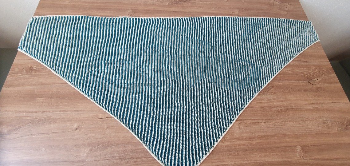 Hexe auf Motorrad, Schattenstricken, Illusionsstricken, Motivtuch