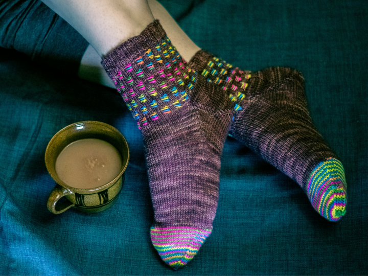 Strickanleitung Sockenmuster mit Hebemaschen "Cassis"