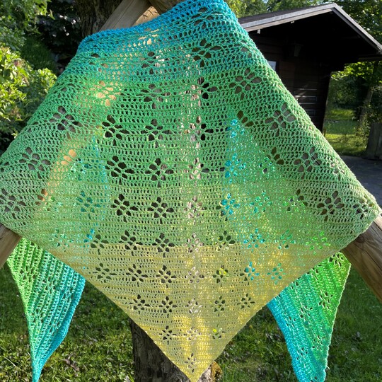 Häkelanleitung Dreieckstuch "Ornamental Flower"