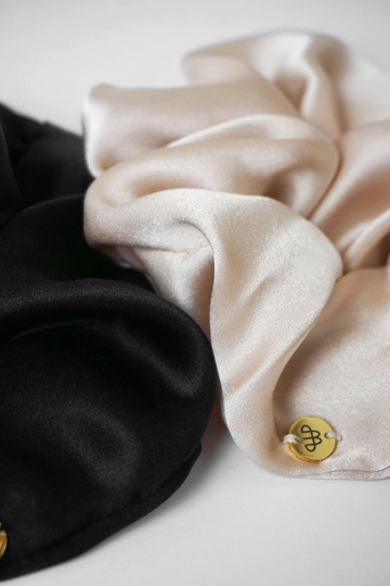 Free sewing pattern hair band scrunchie Easy with video tutorial