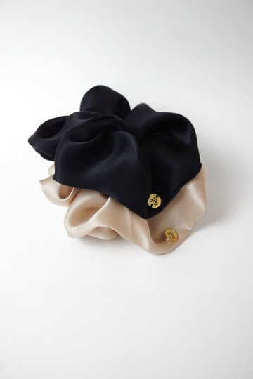 Free sewing pattern hair band scrunchie Easy with video tutorial