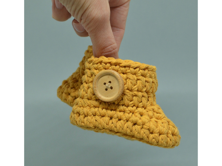 Crochet pattern simple baby booties, baby footwear, newborn sock shoes