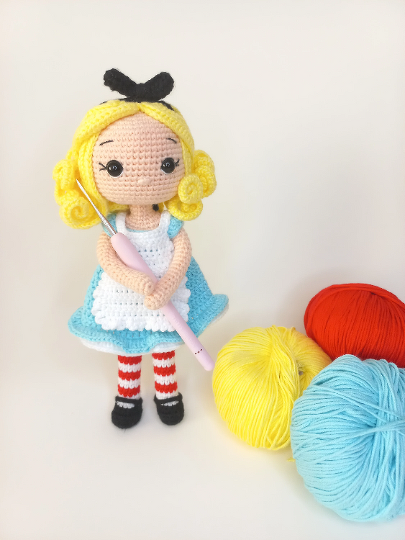 Crochet pattern doll amigurumi doll Alice English/Deutsch/Español pattern - Image 7