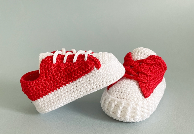 Crochet Pattern baby shoes booties 0-3 months, tennis sneakers 2 in 1