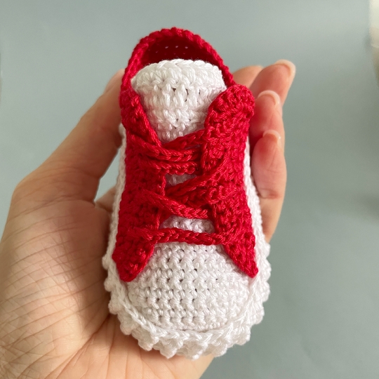Crochet Pattern baby shoes booties 0-3 months, tennis sneakers 2 in 1