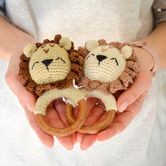 Amigurumi crochet pattern, lion rattle toy, zodiac leo gift, baby teether
