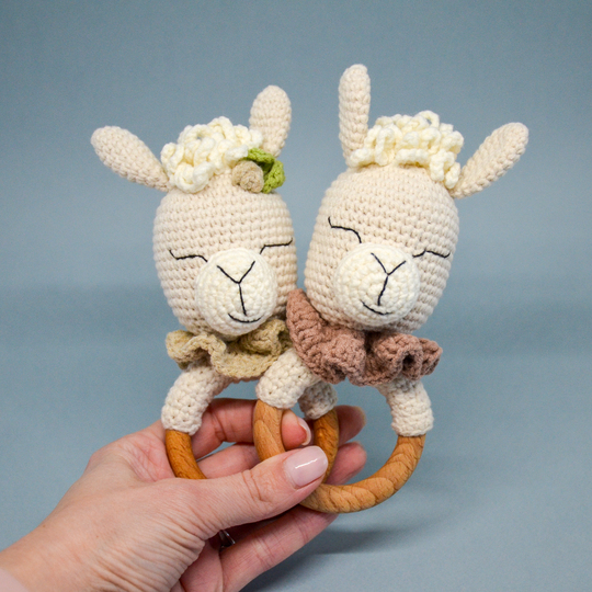 Crochet pattern llama baby rattle, alpaca teether toy, amigurumi pattern