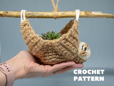 Hanging sloth plant holder, wall jute hanger, easy crochet pattern