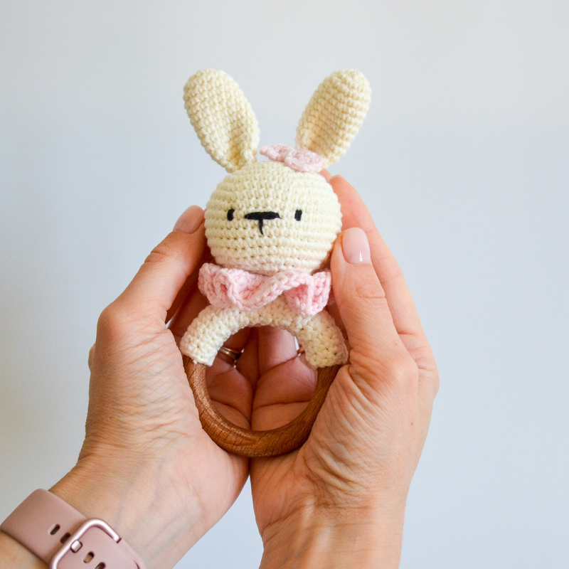 Crochet pattern baby bunny rattle, first baby toy with teether ring - Image 4