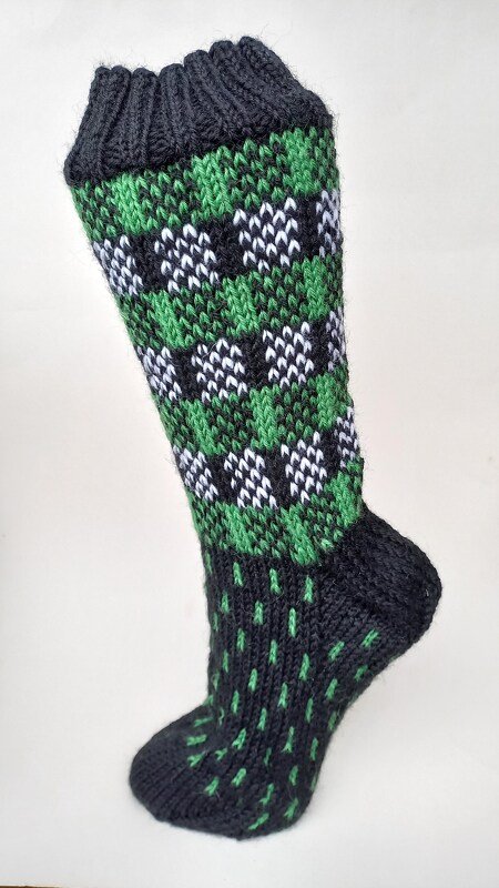 Strickanleitung für Socken mit litauischem Karomuster Gr. 44-45