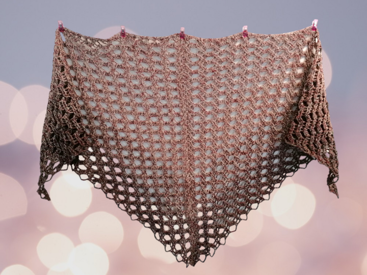 Triangular scarf „Tyana BE“ – crochet pattern