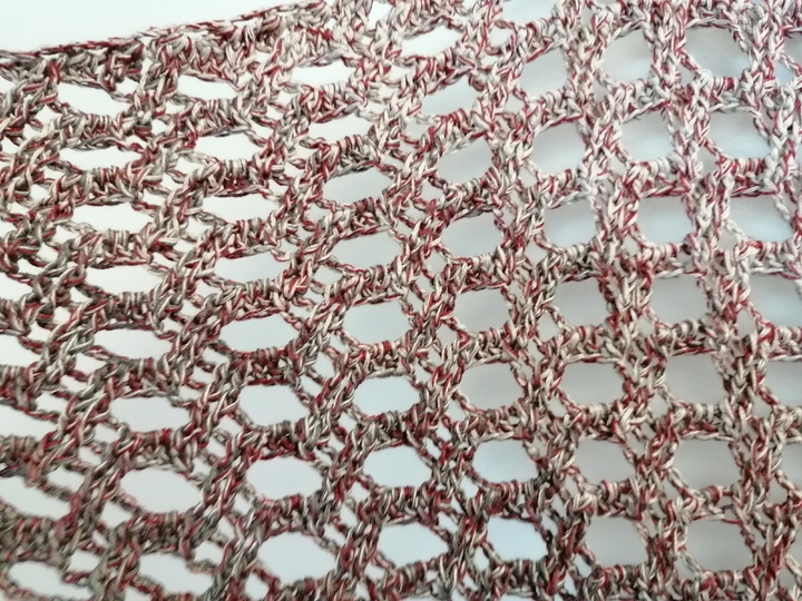 Triangular scarf „Tyana BE“ – crochet pattern