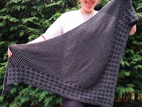 Debbie - gestricktes Tuch Modell B