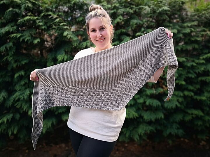 Debbie - gestricktes Tuch  Bundle von 4 Modellen A, B, C + D